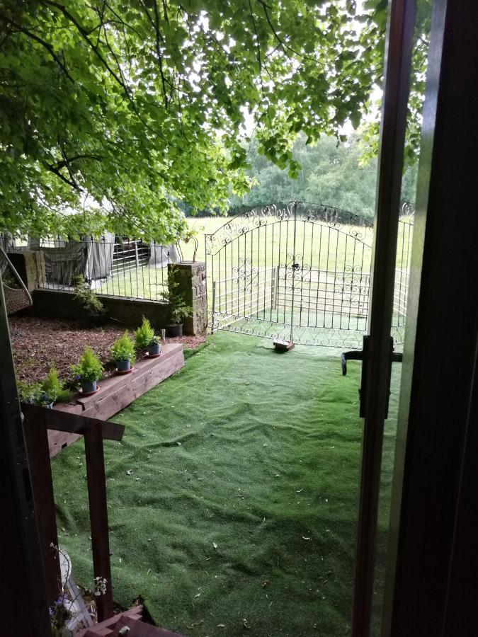 Durham Donkey Rescue Shepherd'S Hut Exterior foto
